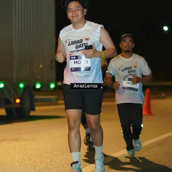 Runner Photo 7700608