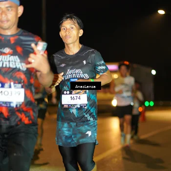 Runner Photo 7700609