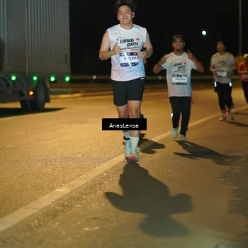 Runner Photo 7700613