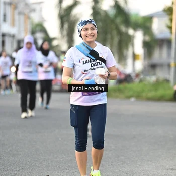 Runner Photo 7700618