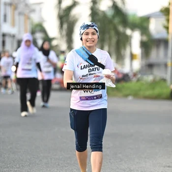 Runner Photo 7700624