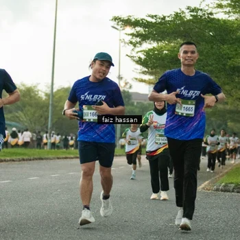 Runner Photo 7700629