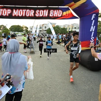 Runner Photo 7700637