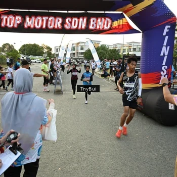 Runner Photo 7700638