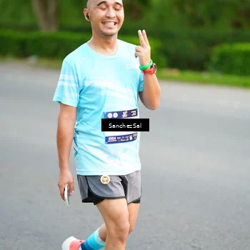 Runner Photo 7700643
