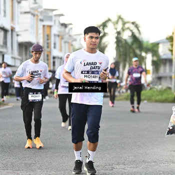 Runner Photo 7700646