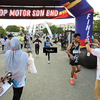 Runner Photo 7700654
