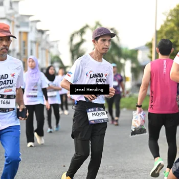 Runner Photo 7700664