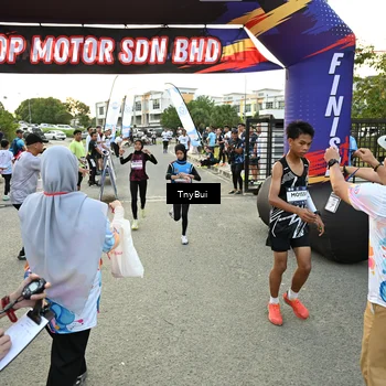 Runner Photo 7700679