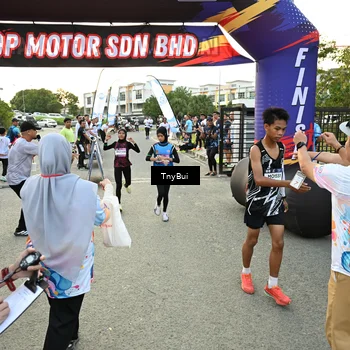 Runner Photo 7700683