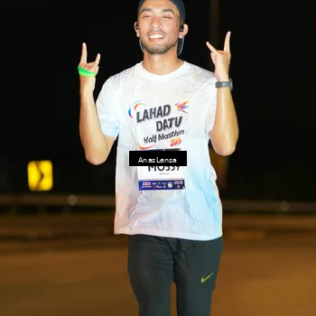 Runner Photo 7700688