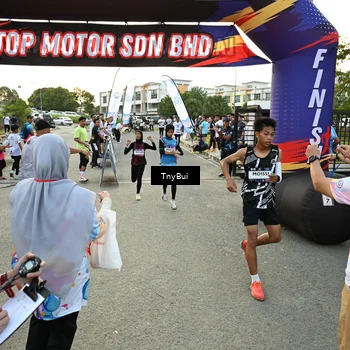 Runner Photo 7700689