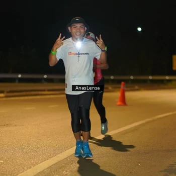 Runner Photo 7700699