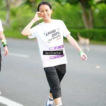 Runner Photo 7700702