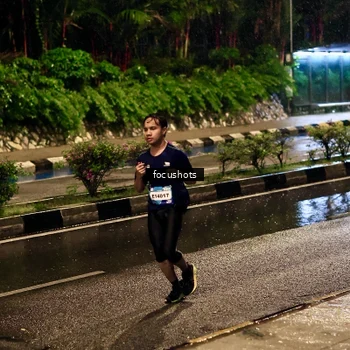 Runner Photo 7700705
