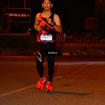 Runner Photo 7700710