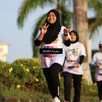 Runner Photo 7700713