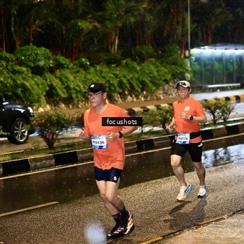 Runner Photo 7700722