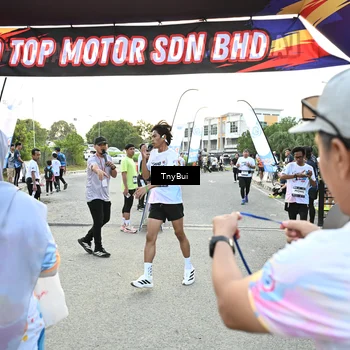 Runner Photo 7700723