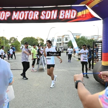Runner Photo 7700728