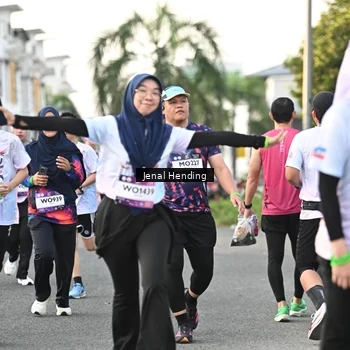 Runner Photo 7700737