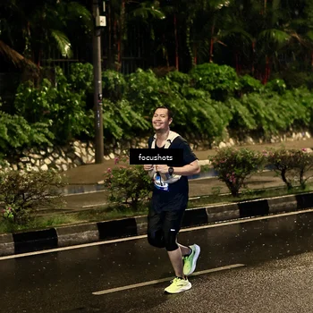 Runner Photo 7700753