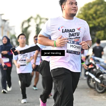 Runner Photo 7700759