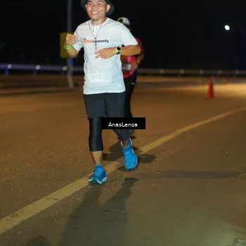 Runner Photo 7700767