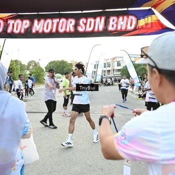 Runner Photo 7700780