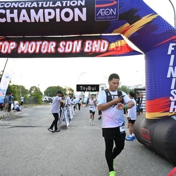 Runner Photo 7700797
