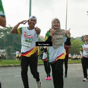 Runner Photo 7700808