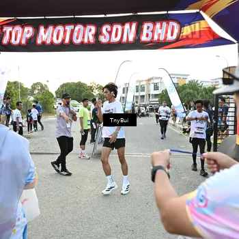 Runner Photo 7700809