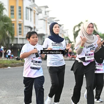 Runner Photo 7700813