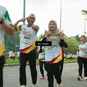 Runner Photo 7700835