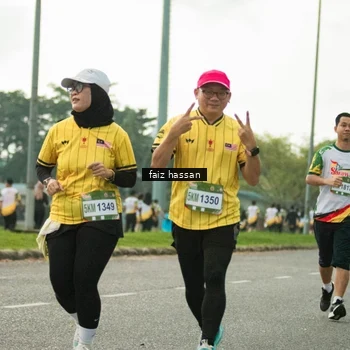 Runner Photo 7700865