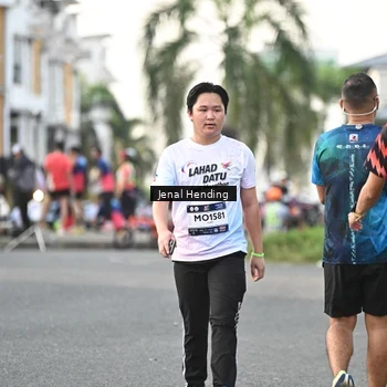 Runner Photo 7700869