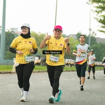 Runner Photo 7700873