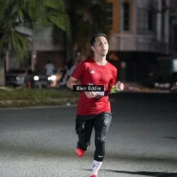 Runner Photo 7700877