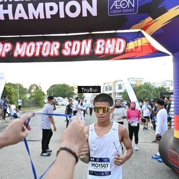 Runner Photo 7700879