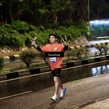 Runner Photo 7700881