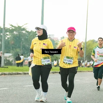 Runner Photo 7700896