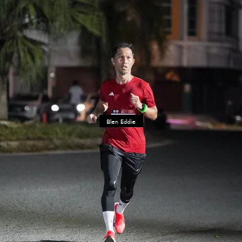 Runner Photo 7700904