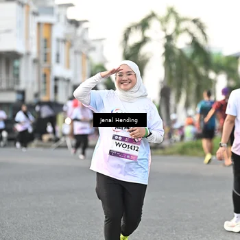 Runner Photo 7700909