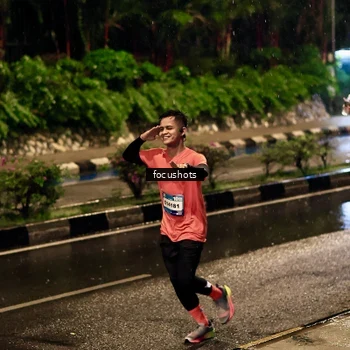 Runner Photo 7700920