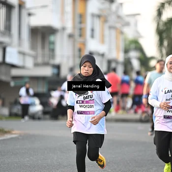 Runner Photo 7700923