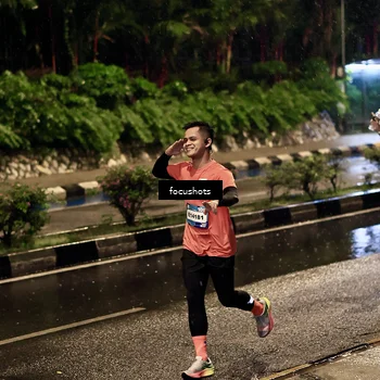 Runner Photo 7700929