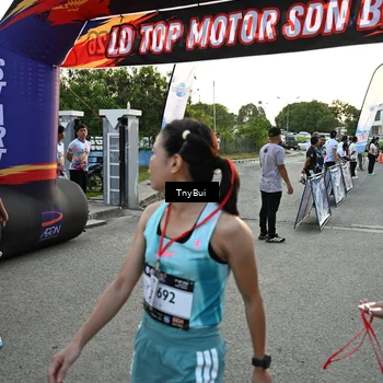Runner Photo 7700934