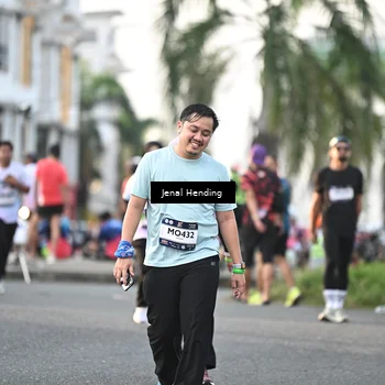 Runner Photo 7700938