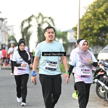Runner Photo 7700943