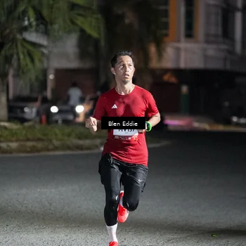 Runner Photo 7700945